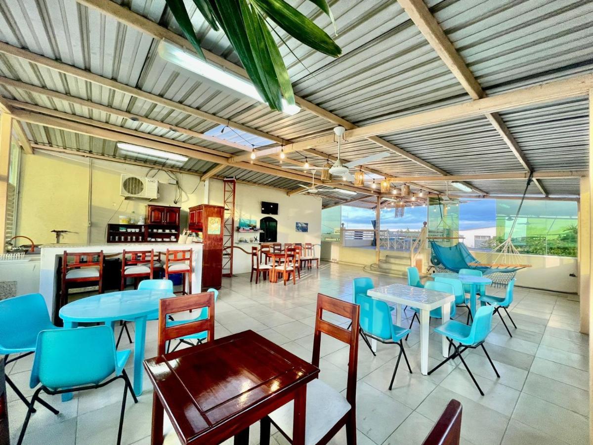 Reef Hostel Manta Exterior photo