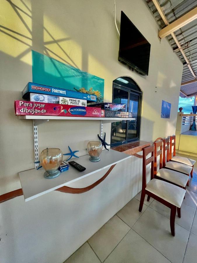 Reef Hostel Manta Exterior photo