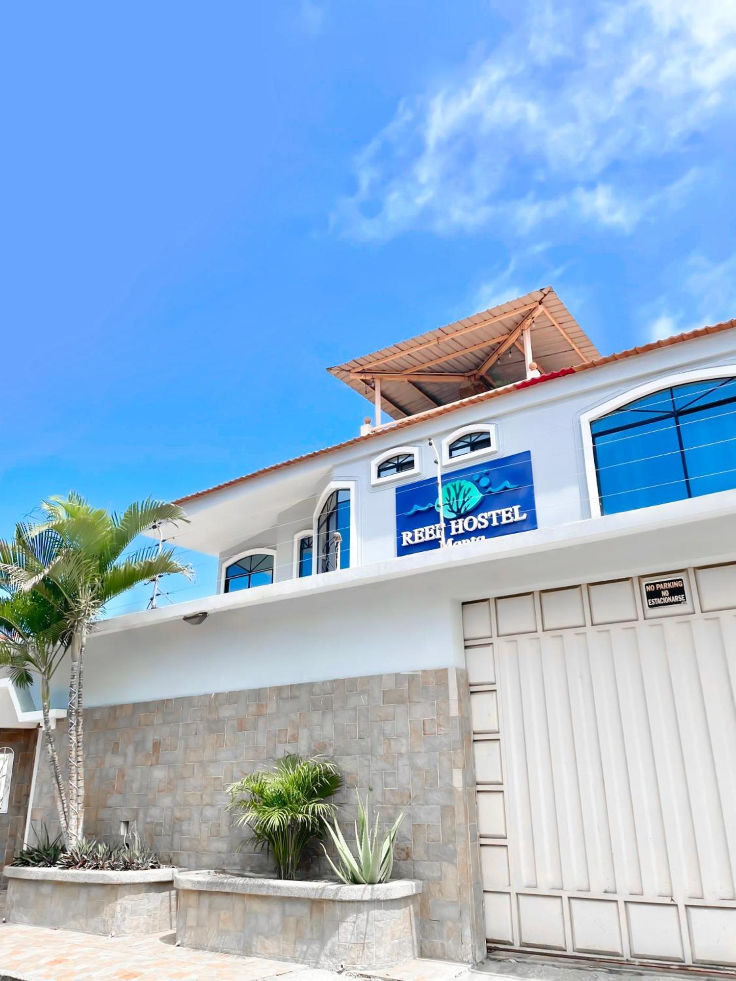 Reef Hostel Manta Exterior photo